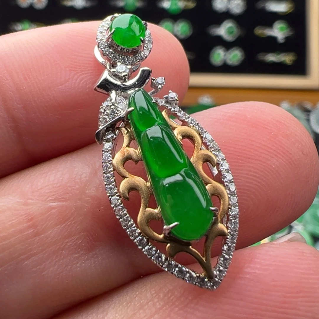 翡翠18K金镶嵌颈饰豆子14.9