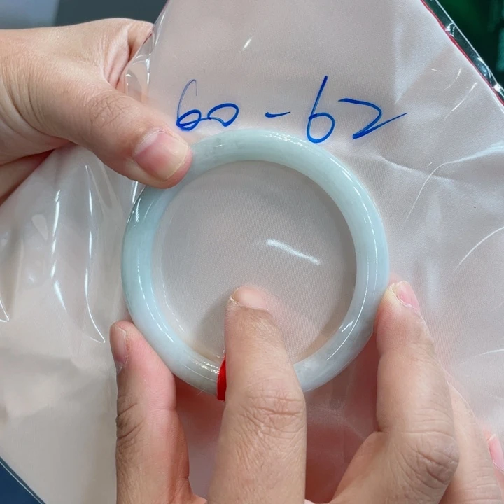 翡翠手镯未镶嵌买断
