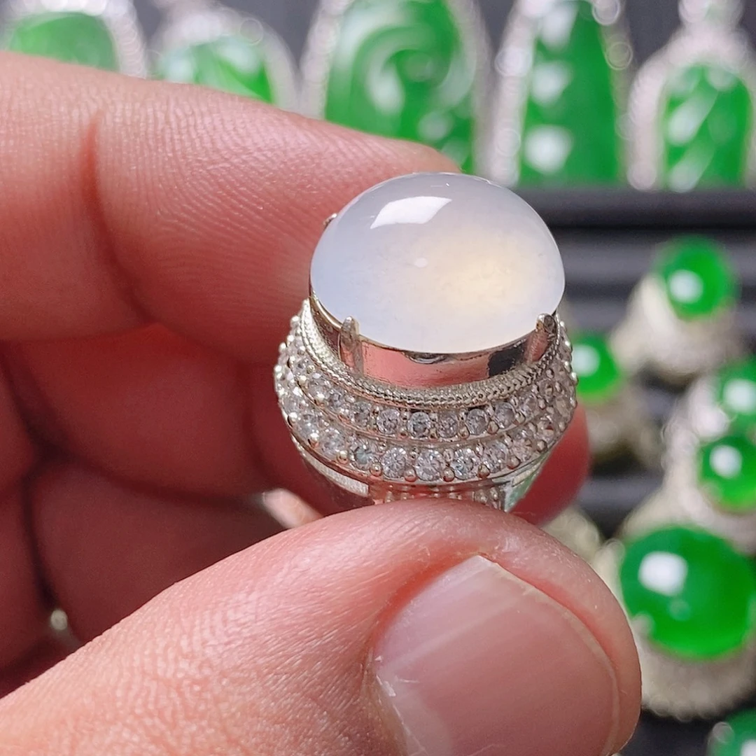 翡翠未镶嵌颈饰