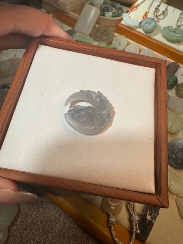 和田玉烟紫月亮兔