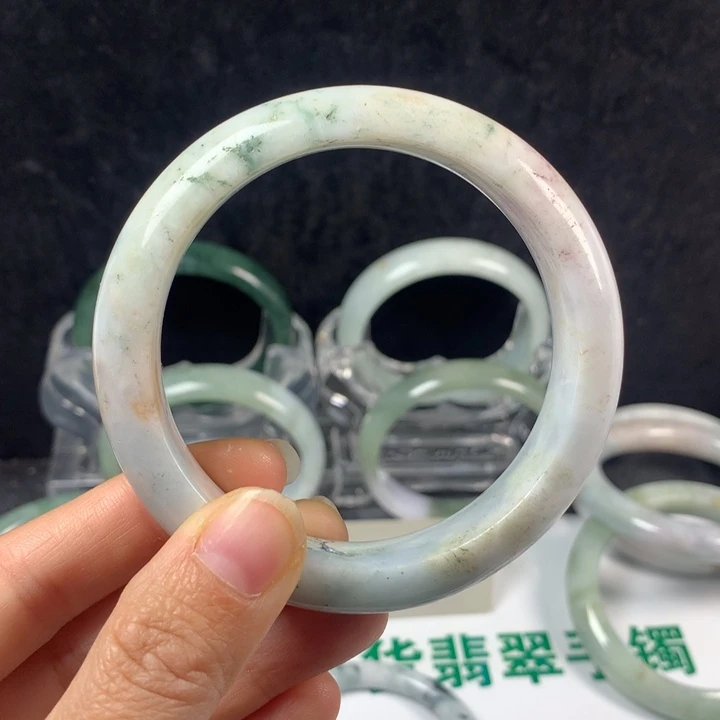翡翠未镶嵌手镯29号。 58.9圈
