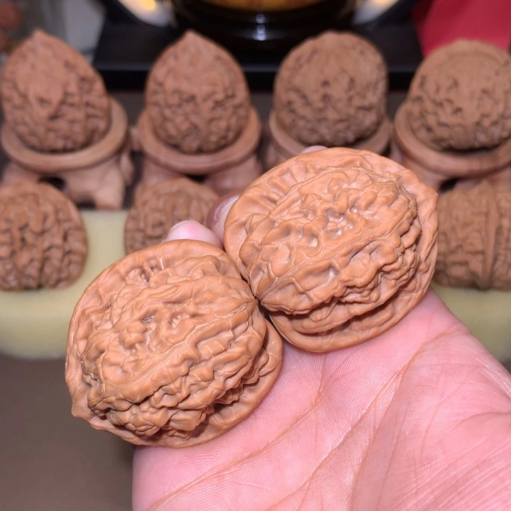 文玩核桃把件明眸虎头