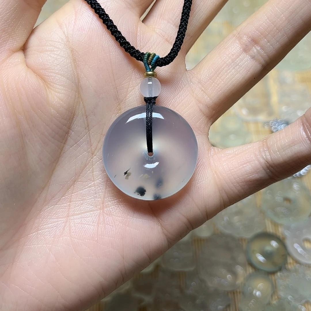 岫玉未镶嵌颈饰吊坠