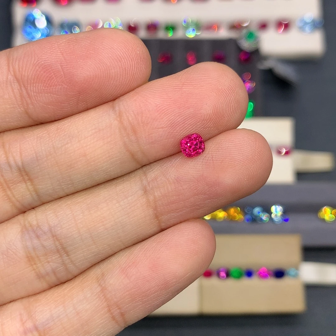 尖晶石裸石49分吉尔德大证曼辛绝地武士