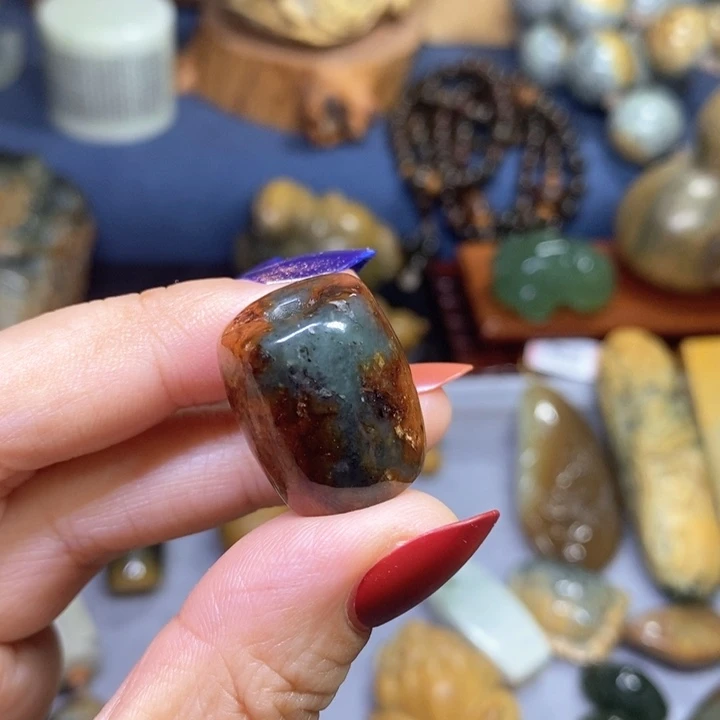 岫岩河磨玉（透闪石质玉）手工桶珠未镶嵌