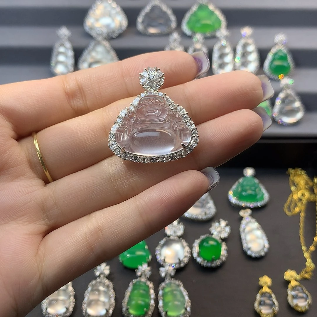 晴****石英质玉银S925镶嵌颈饰