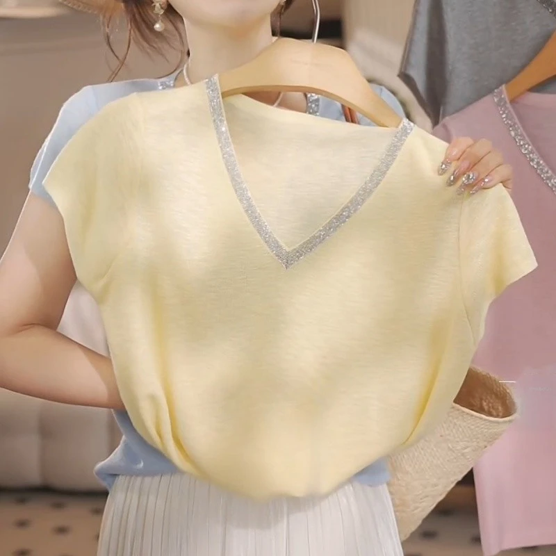 2025新款时尚百搭烫钻V领显瘦针织T恤女短款透气上衣LK2503732
