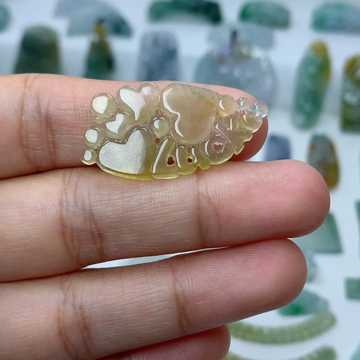 吊坠(不含链)未镶嵌翡翠