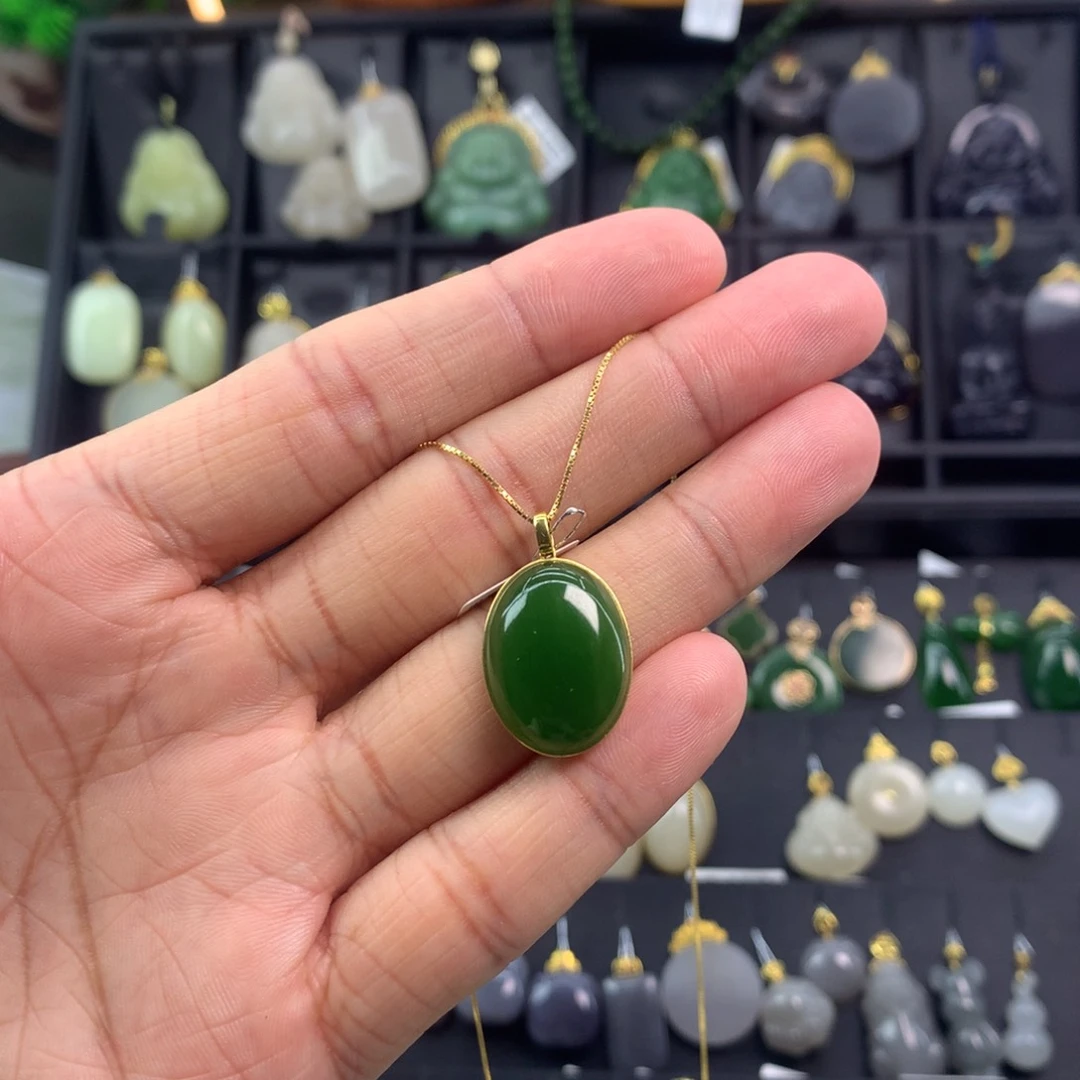 和田玉吊坠18K金镶嵌