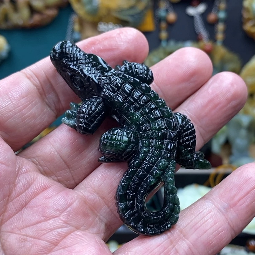 【闪购商品】蛇纹石玉未镶嵌吊坠