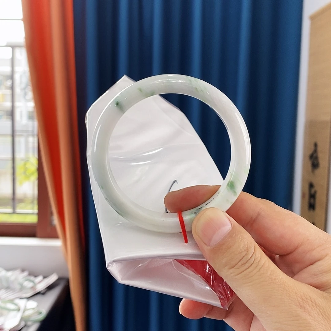 未镶嵌手镯翡翠翡翠