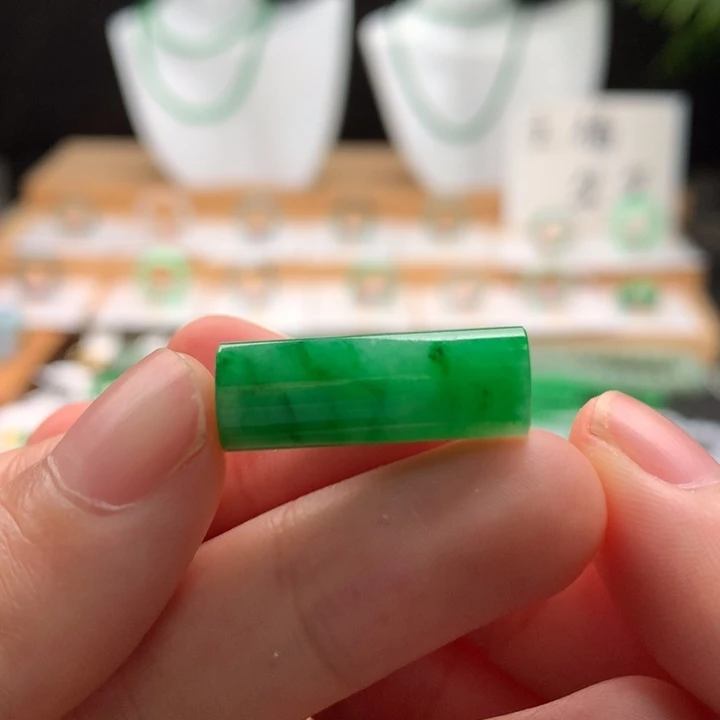 ****️翡翠未镶嵌颈饰天然缅甸A货翡翠