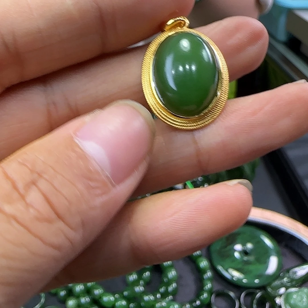 瑄***觉和田玉（碧玉）银S925镶嵌吊坠(不含链)和田玉碧玉蛋面吊坠