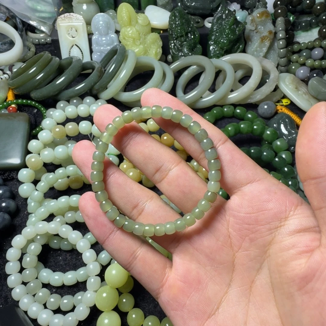 和田玉未镶嵌手串