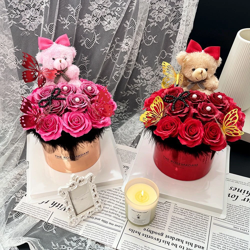 北欧风小熊14朵曼塔抱抱桶蝴蝶玩偶花束送女朋友闺蜜七夕生日礼物