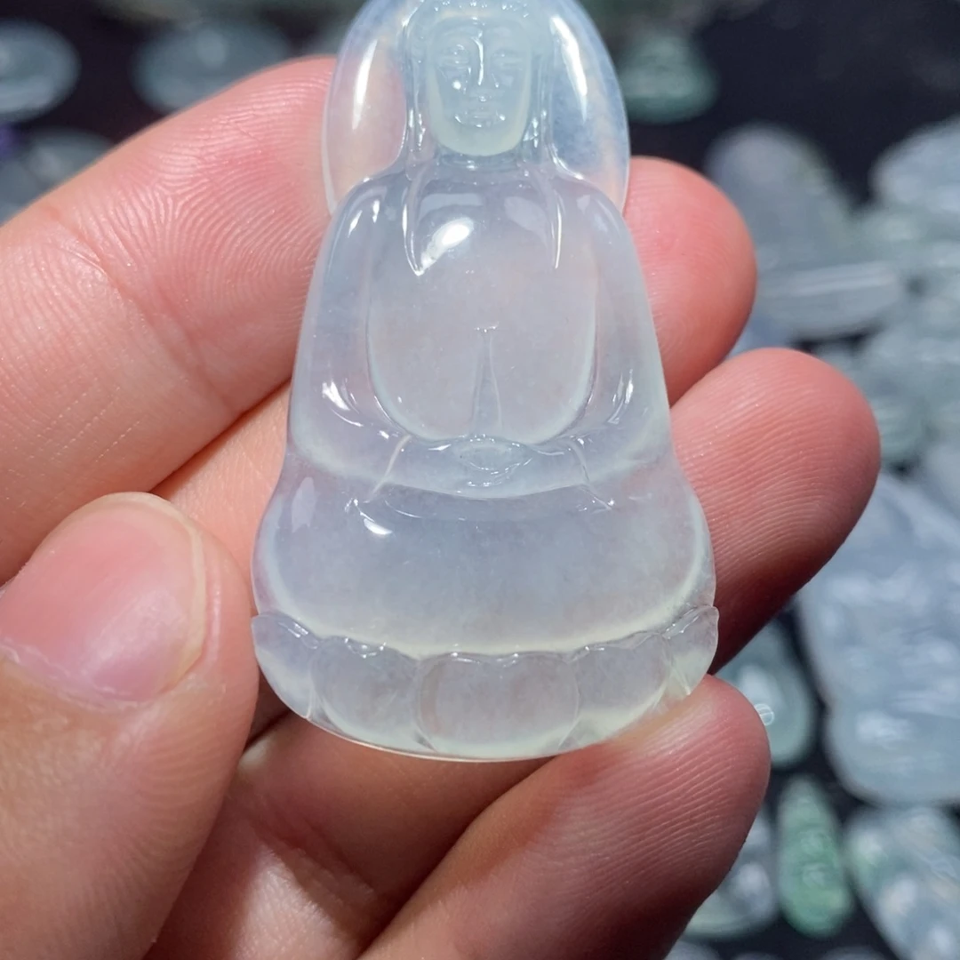 颈饰未镶嵌翡翠素衣观音