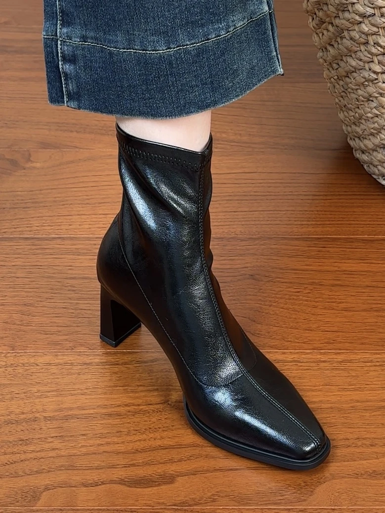 复古方头粗跟高跟马丁靴女短靴2025秋新款黑色弹力瘦瘦靴切尔西