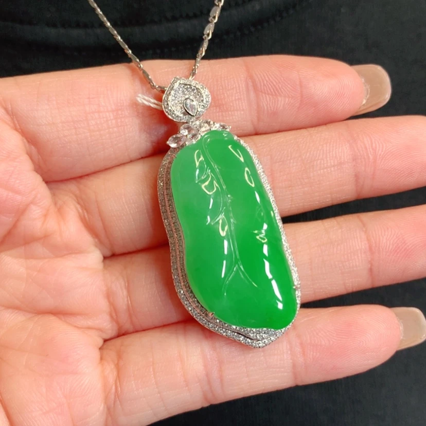 【闪购商品】颈饰18K金镶嵌翡翠叶子