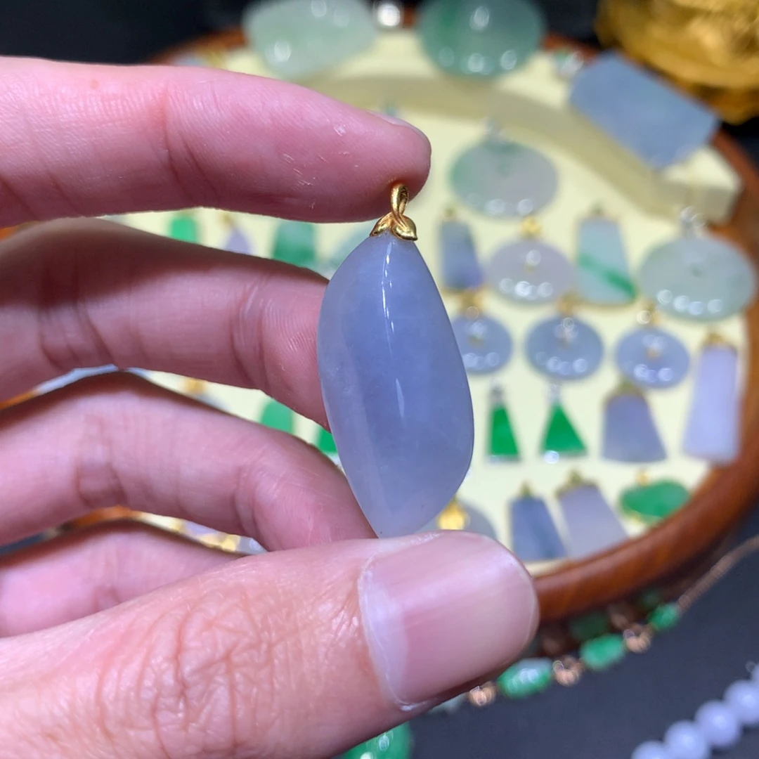 翡翠吊坠(不含链)18K金镶嵌