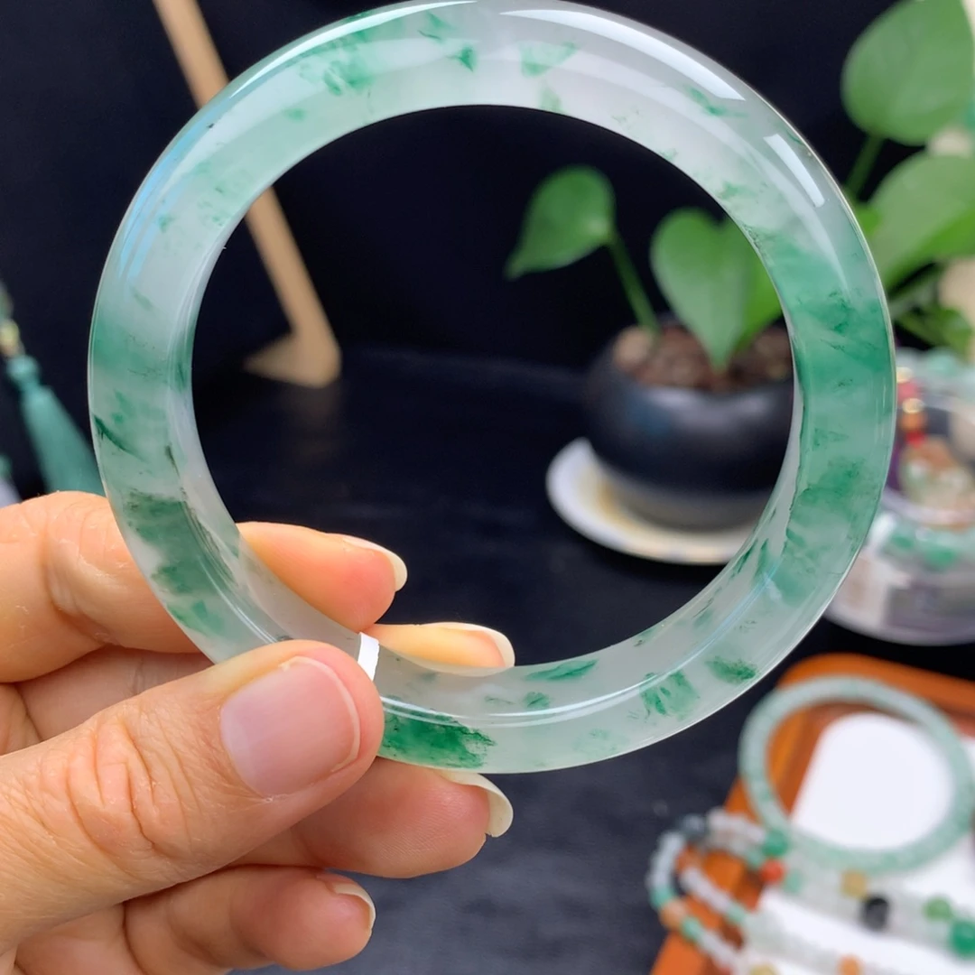 石英质玉未镶嵌手镯