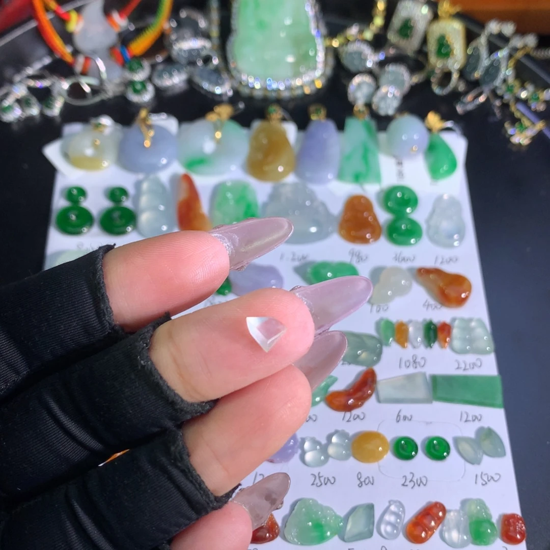 裸石翡翠白冰切割