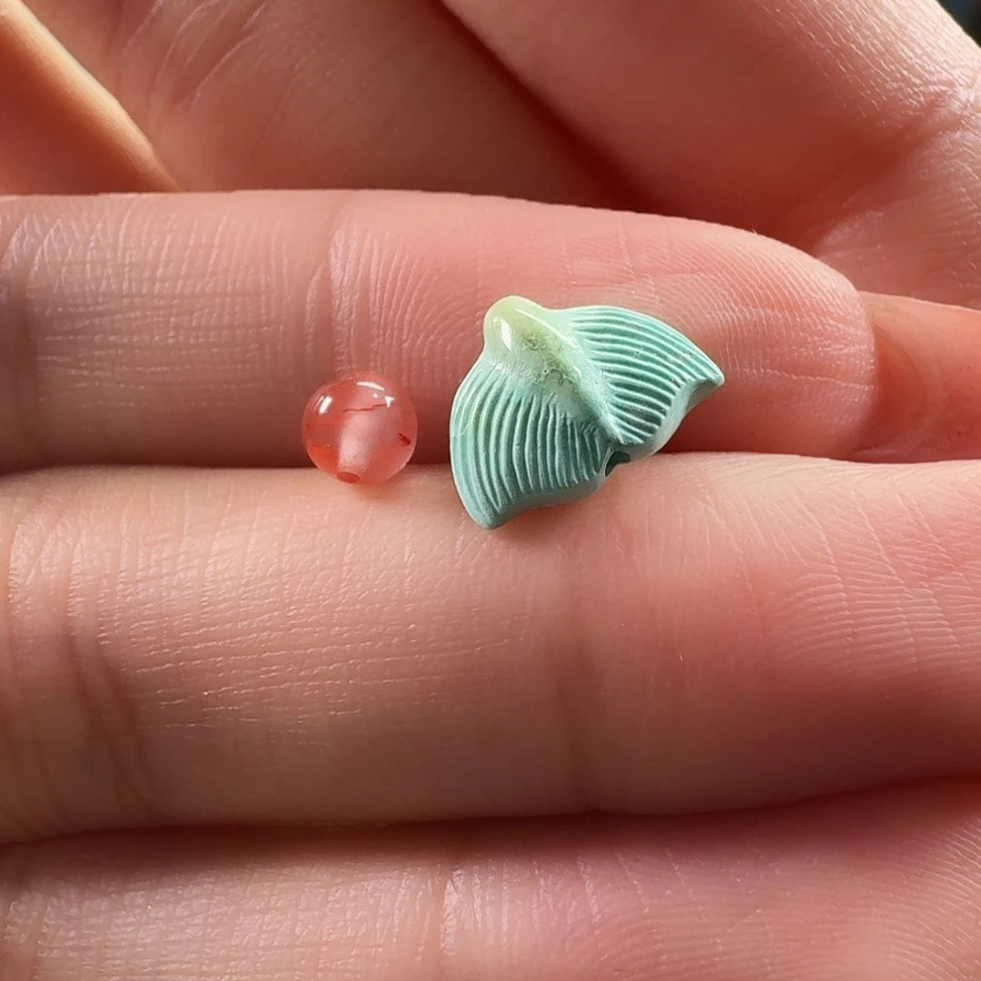 南红玛瑙未镶嵌吊坠(不含链)鱼尾