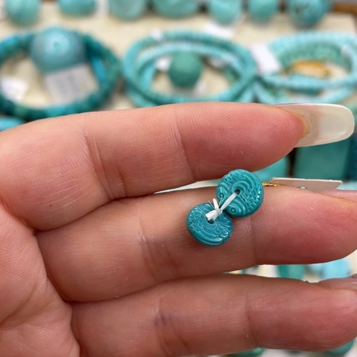 绿松石未镶嵌挂件