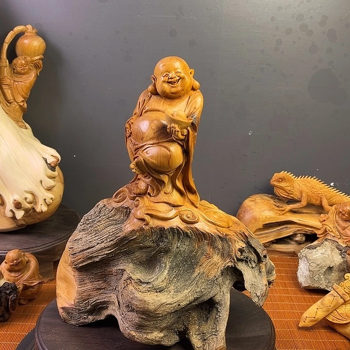 柏木（崖柏）弥勒佛