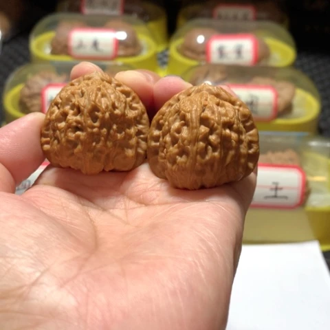 吊坠文玩核桃三角白