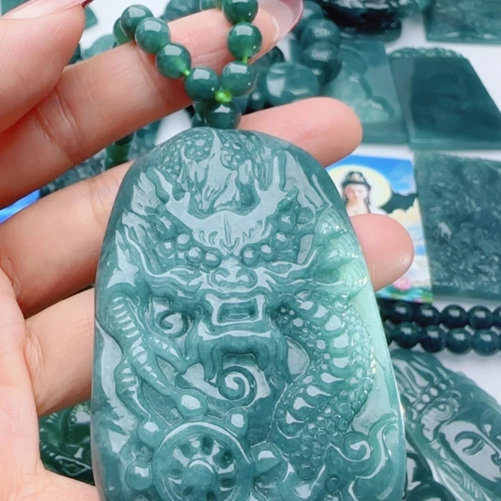翡翠未镶嵌颈饰多样性发货天然A货翡翠