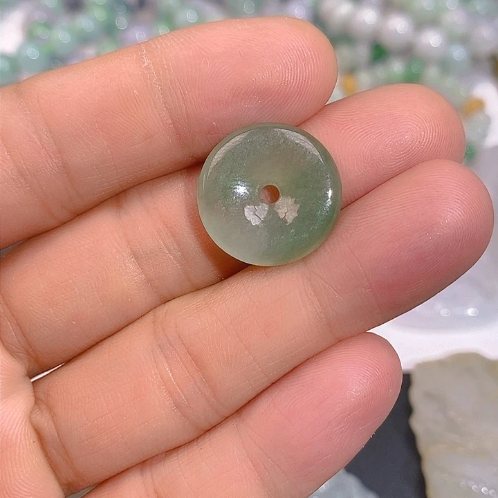 颈饰未镶嵌翡翠平安扣