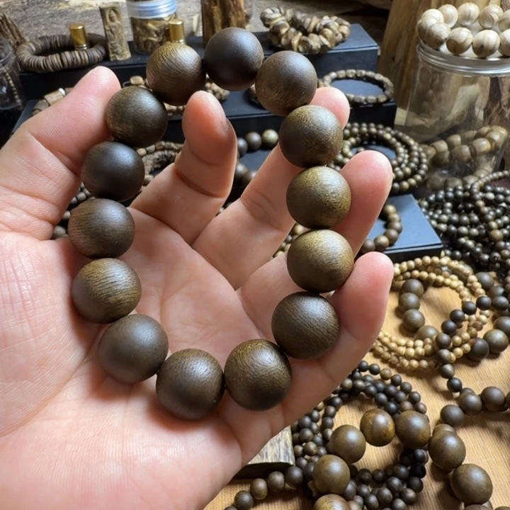 吴***人沉香沉香碎屑海南绿棋楠1.6大28克➕碎屑多样性