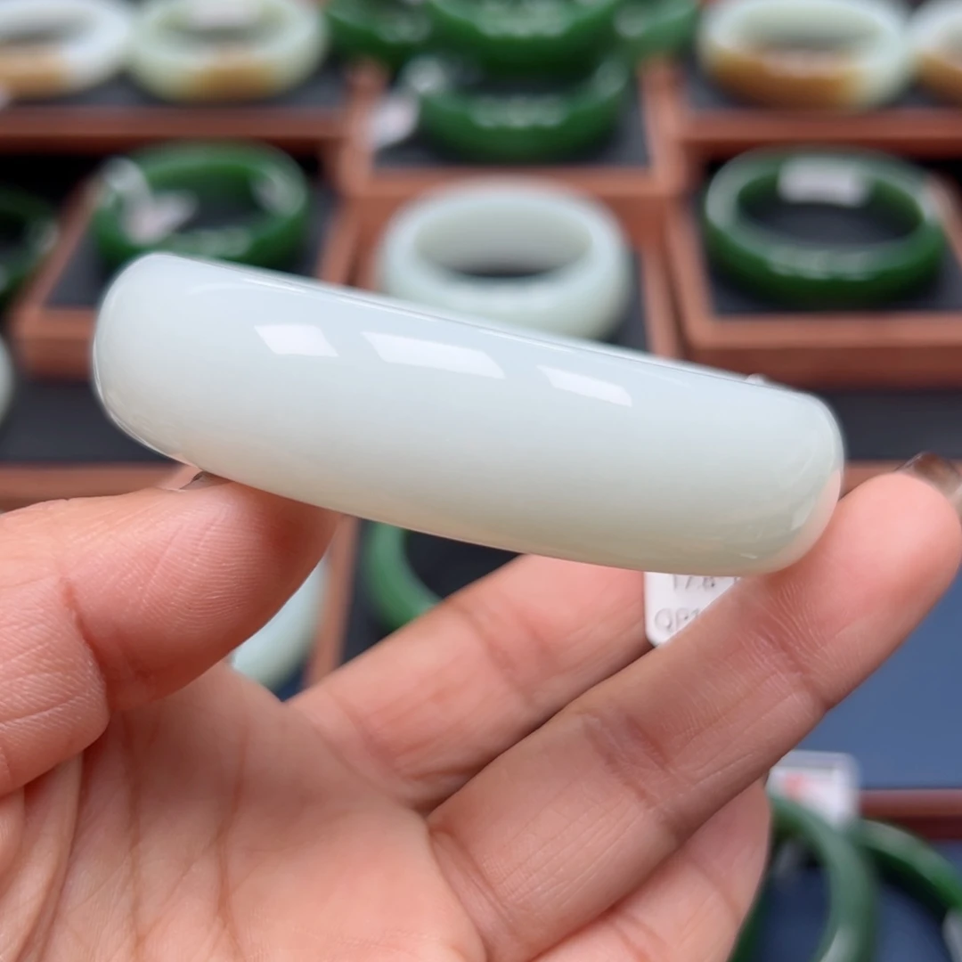 未镶嵌手镯和田玉5758