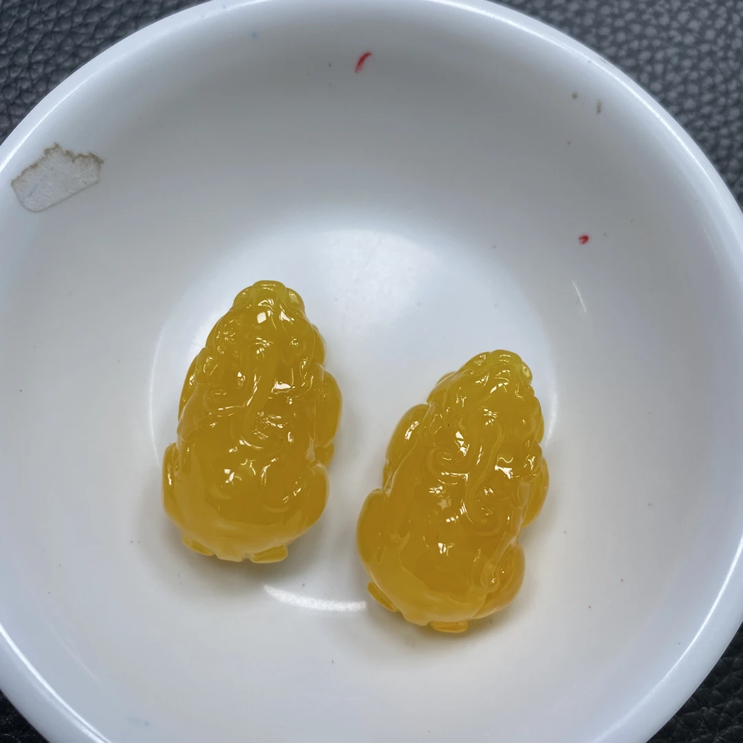 金禧缘珠宝～ C503 蜜蜡 通孔貔貅2个8.8元