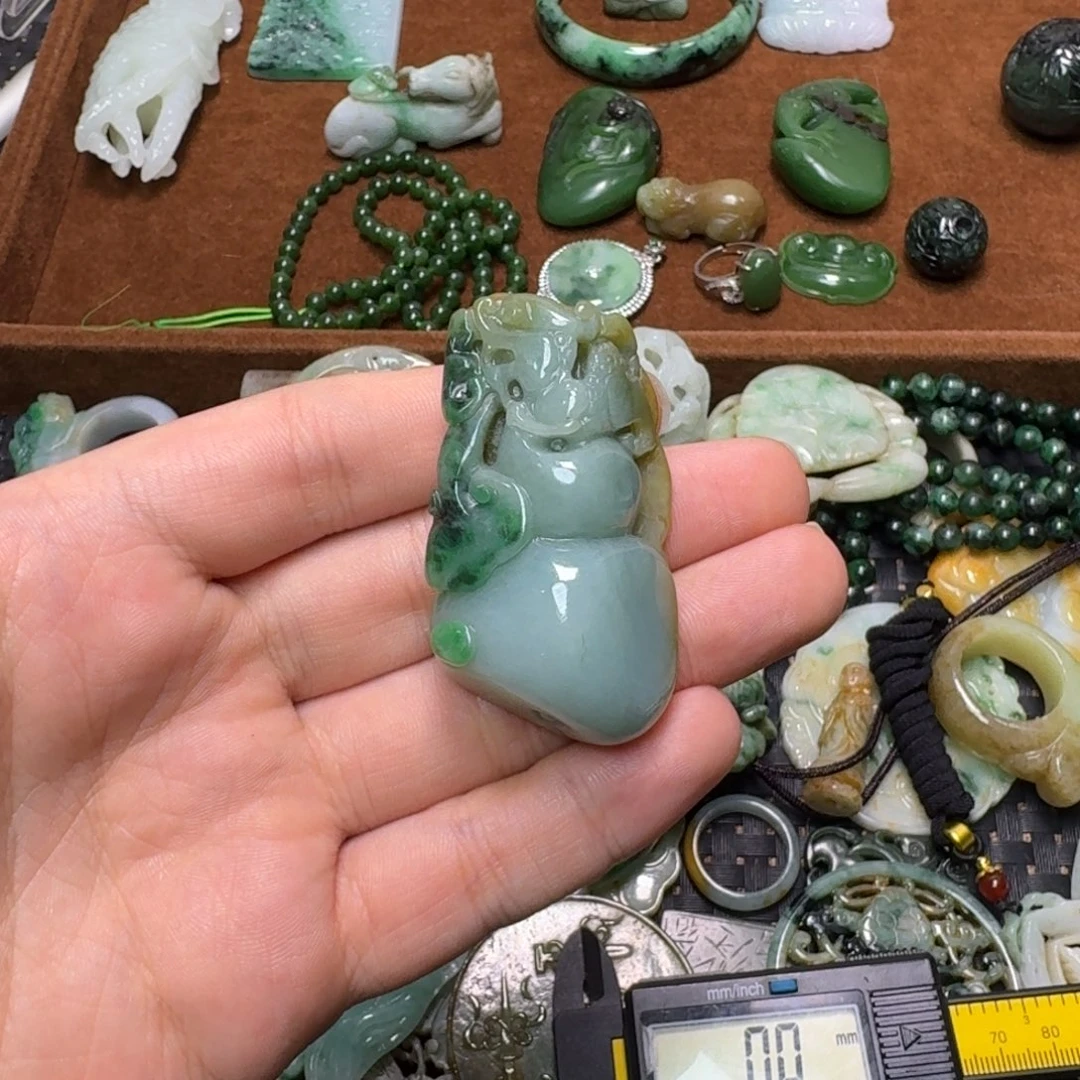 b***1翡翠未镶嵌颈饰翡翠颈饰未镶嵌