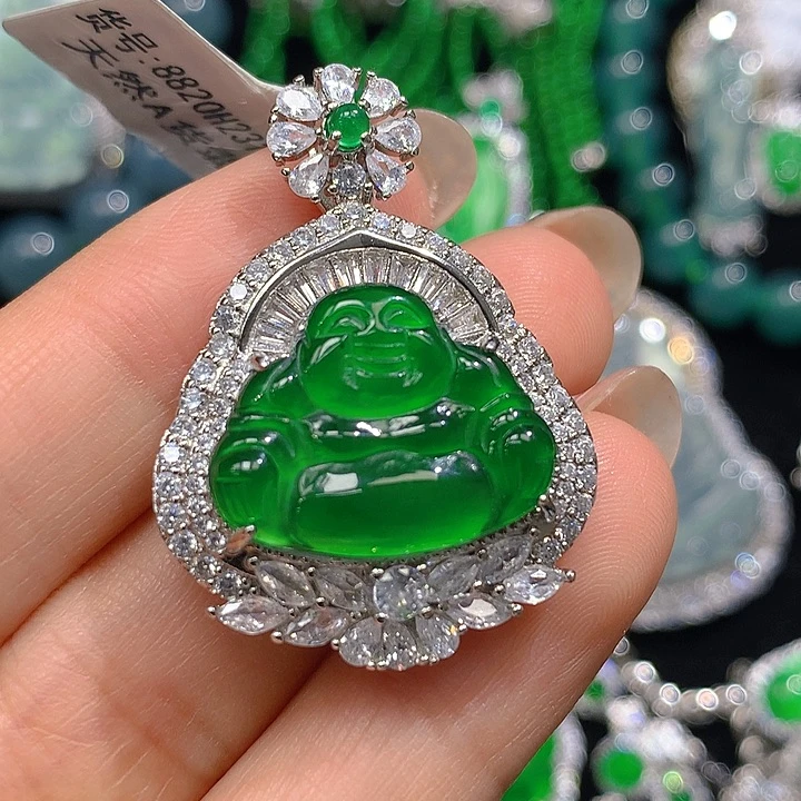 翡翠颈饰未镶嵌翡翠