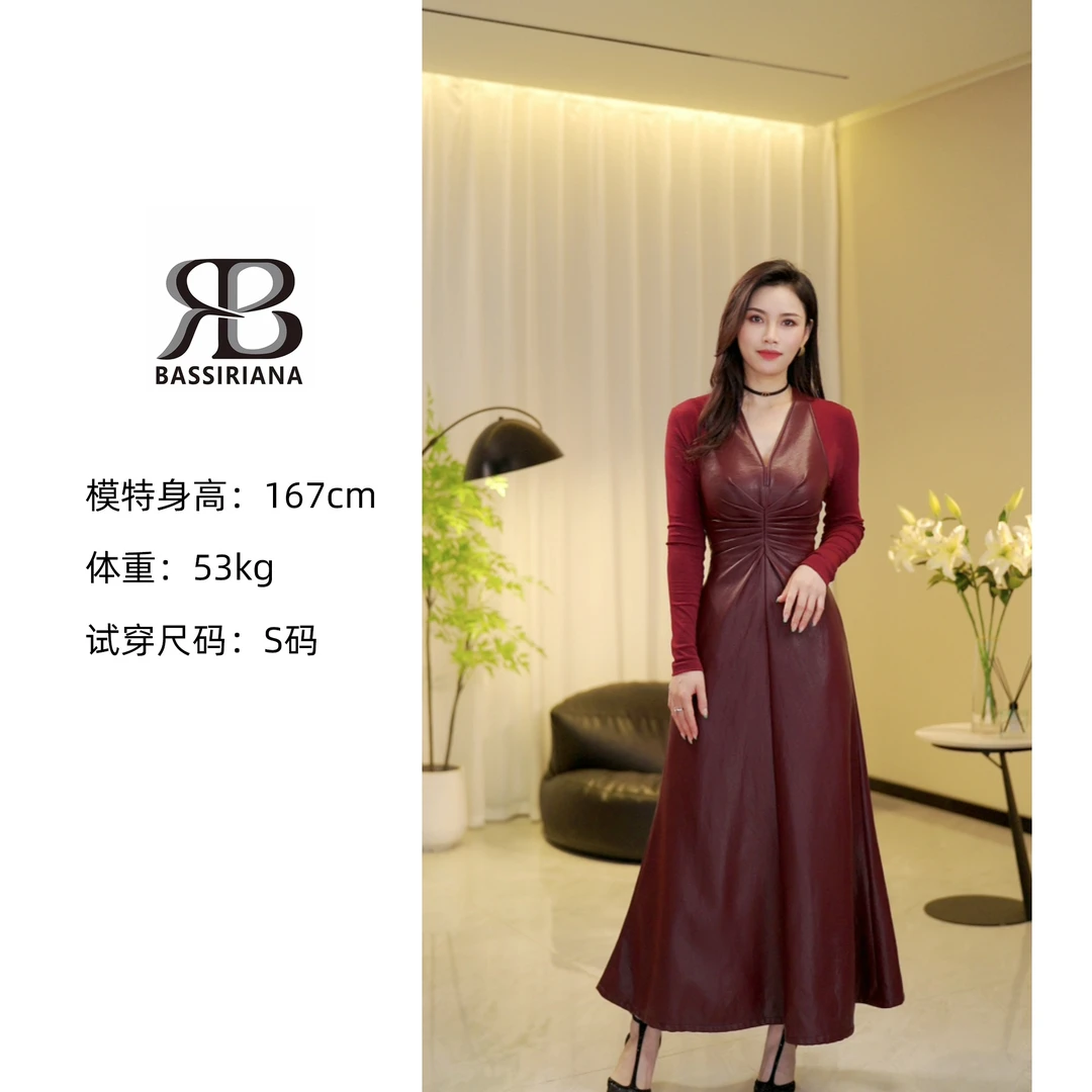 早秋设计师款新品长袖长裙V领针织拼接皮连衣裙A318