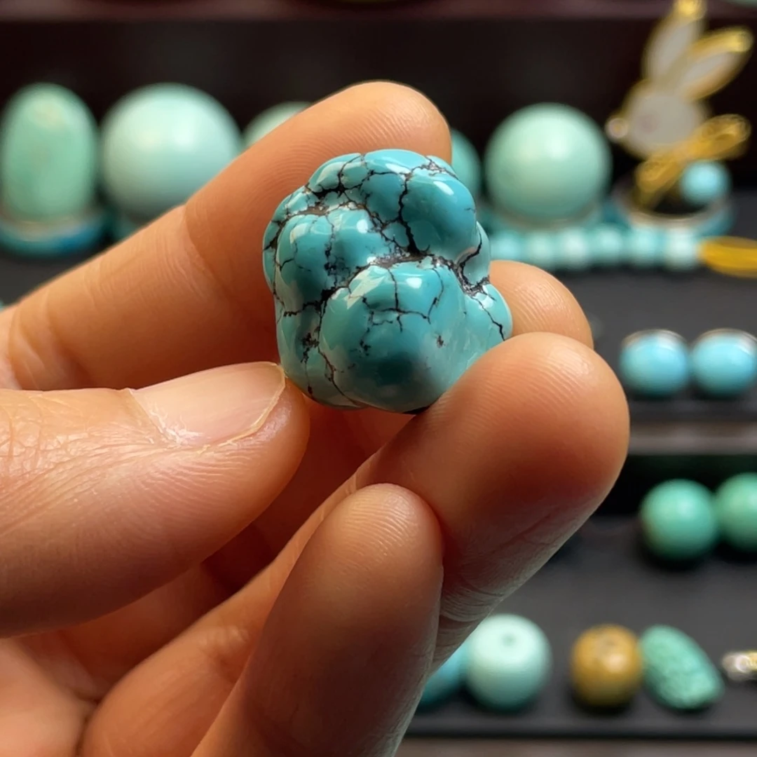 绿松石未镶嵌颈饰无**毒