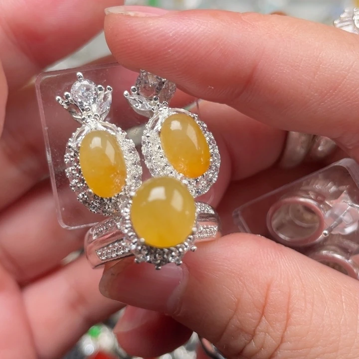 翡翠未镶嵌戒指缅甸天然翡翠