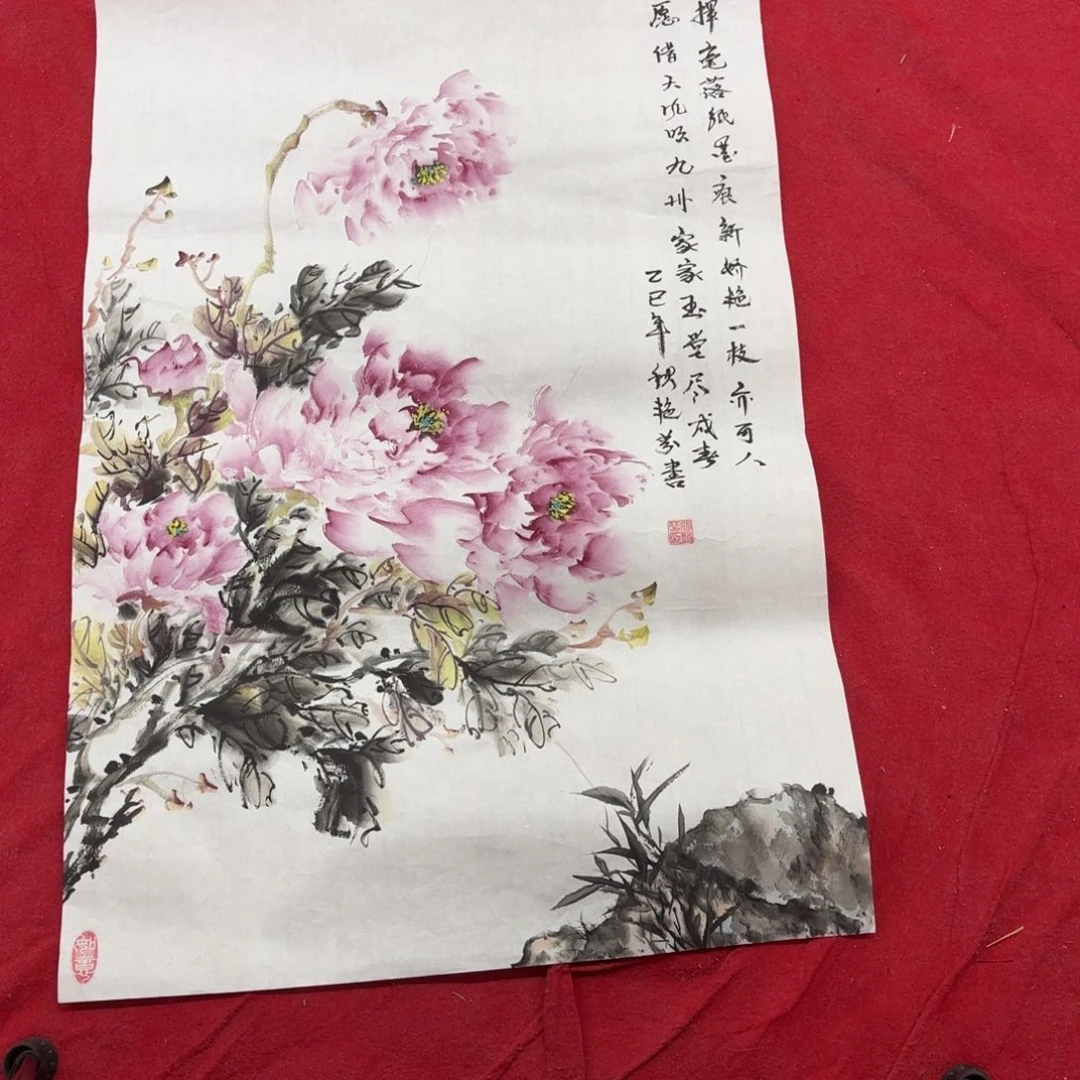 国画花鸟等图案为一体的