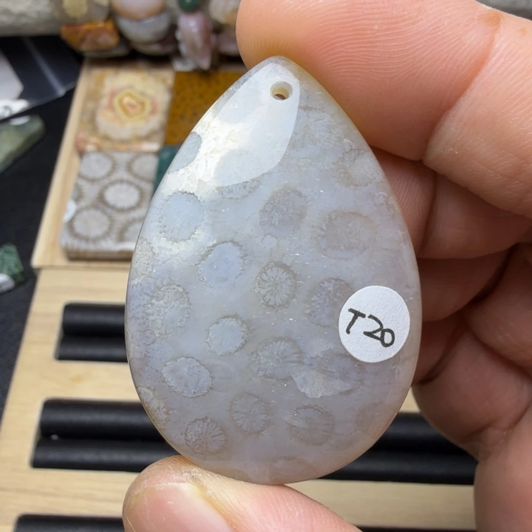 硅化玉未镶嵌纯天然色有机玉石保真色瑕疵特价不退换