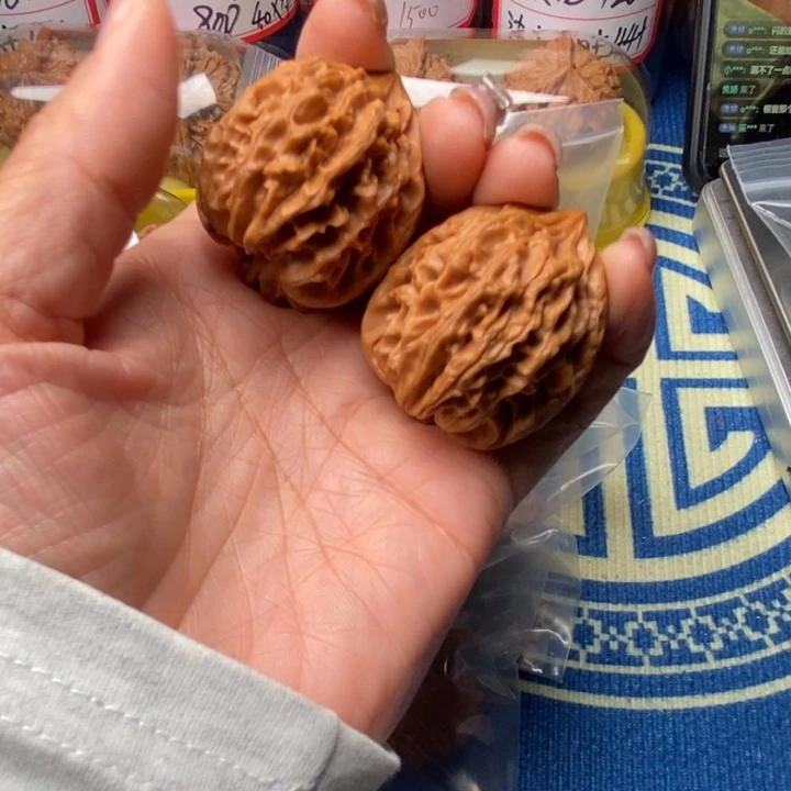 小***士吊坠桃核龙涧涧核桃