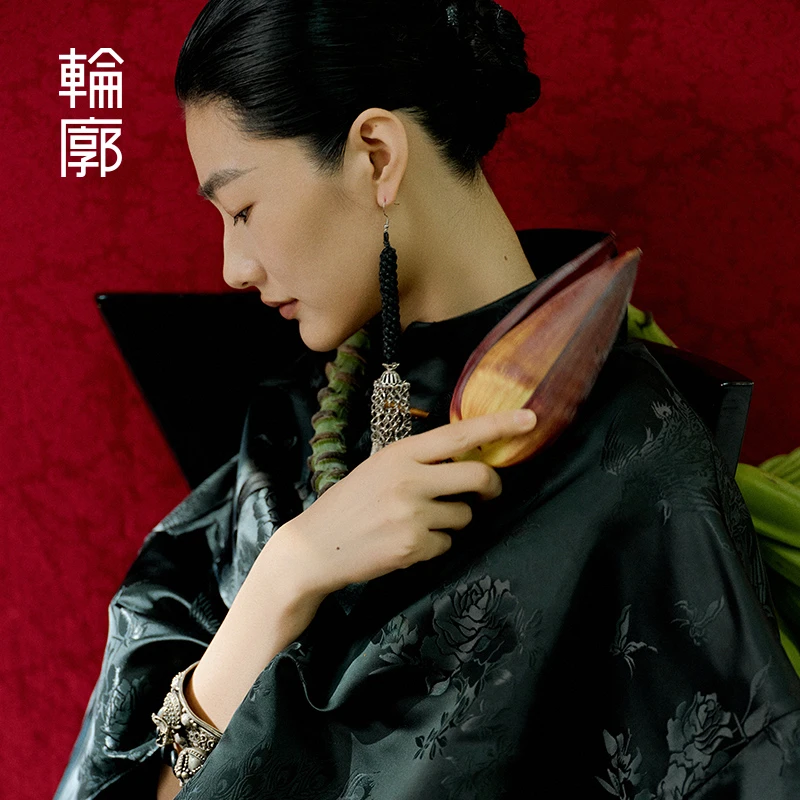轮廓青鸾中式阔版提花连衣裙复古大气宽松通勤时尚黑新款L251Y017
