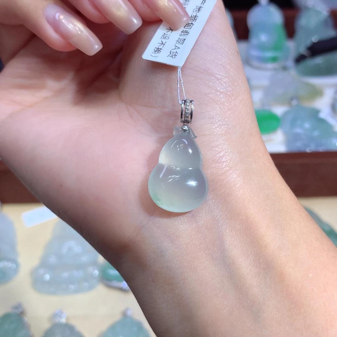 吊坠(不含链)18K金镶嵌翡翠