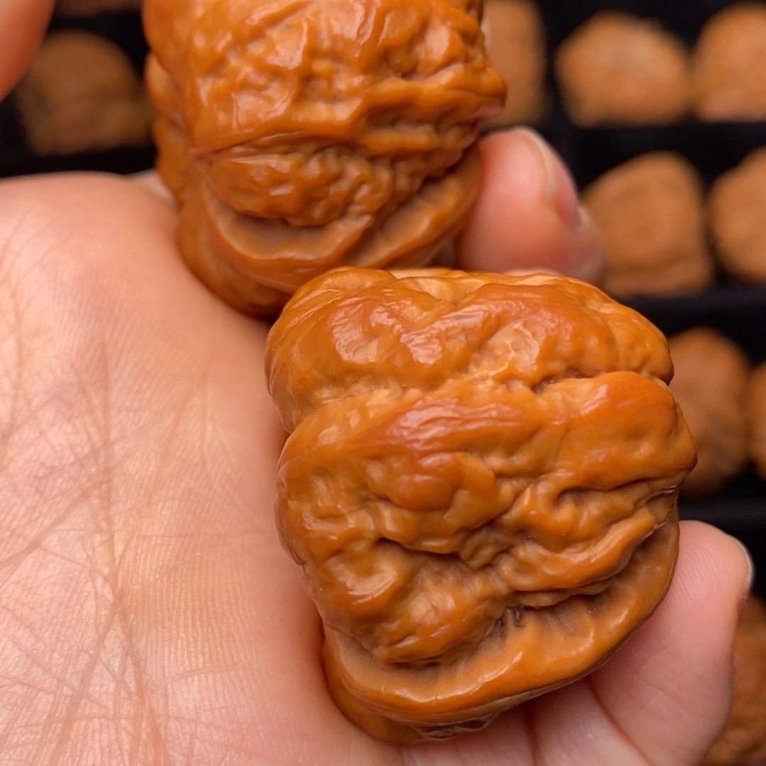 文玩核桃把件秦岭野生核桃