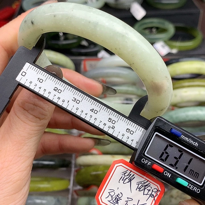 蛇纹石玉手镯未镶嵌324