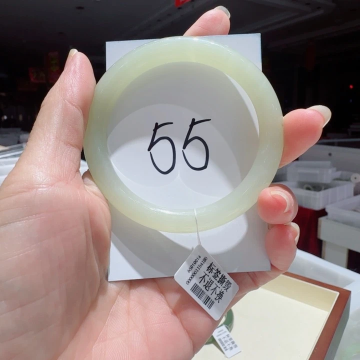 和田玉未镶嵌手镯095