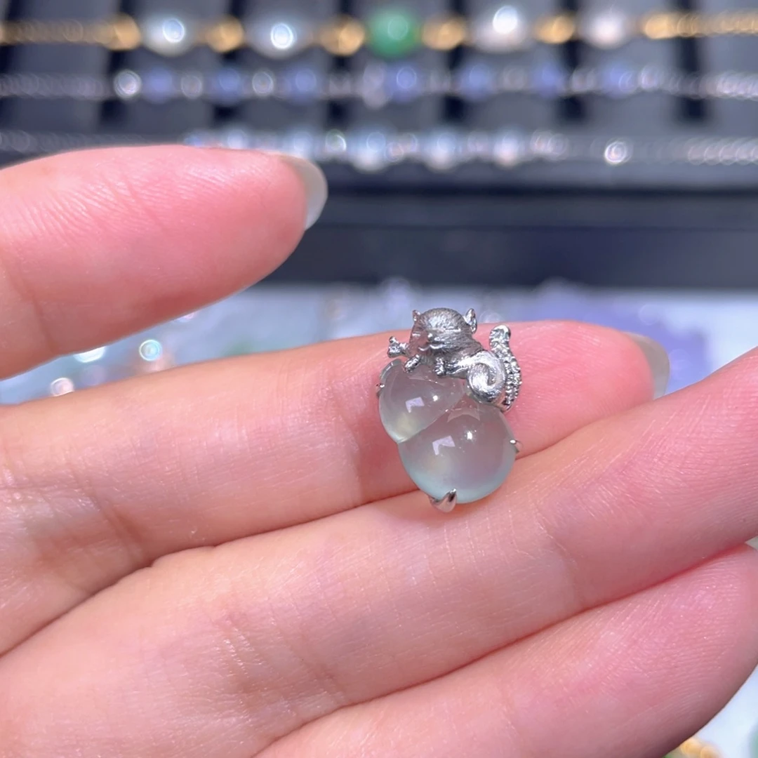 颈饰18K金镶嵌翡翠翡翠