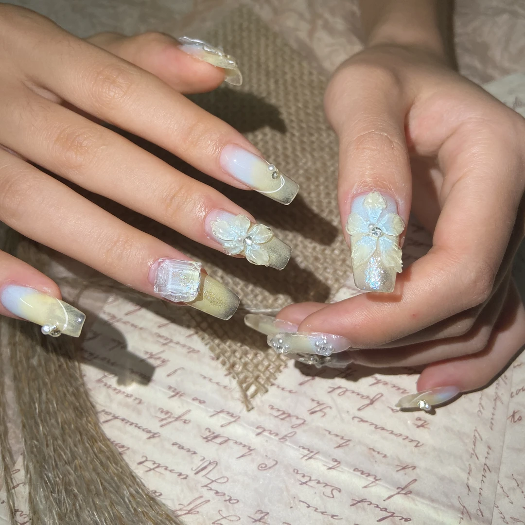 【游戏】日常款猫眼穿戴甲巨划算下单送工具包（默认V瑕介意勿拍）