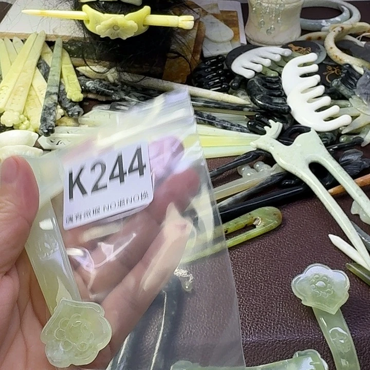 j***r蛇纹石玉合金发饰